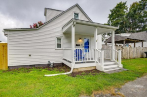 Walk to Beach Hampton Home with Grill!